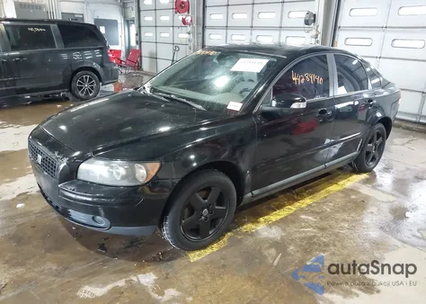 2007 Volvo S40 T5 z USA, uszkodzony, nr VIN YV1MH682272310677